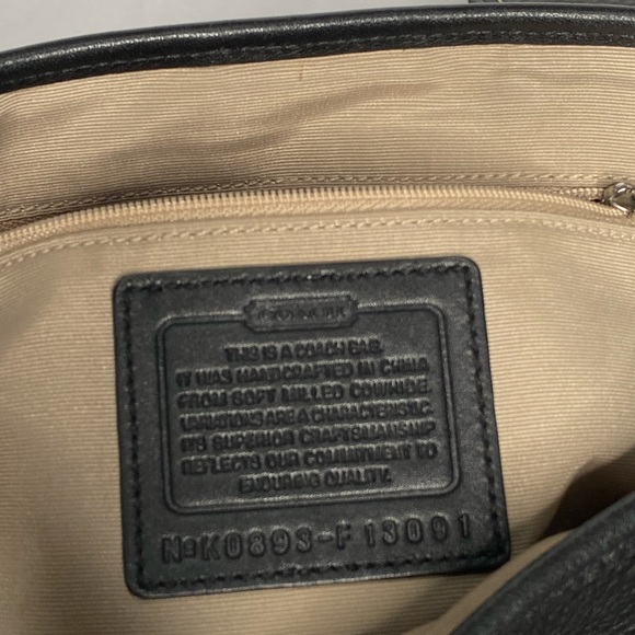 VNTAGE COACH HAMILTON SATCHEL BLACK PEBBLED LEATHER W/ FLAP & SILVER HARDWARE - Picture 4 of 5